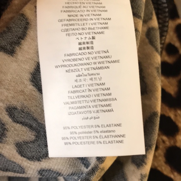 MICHAEL KOHRS Leopard Animal Print quarter zip soft blouse size Medium - Picture 15 of 16